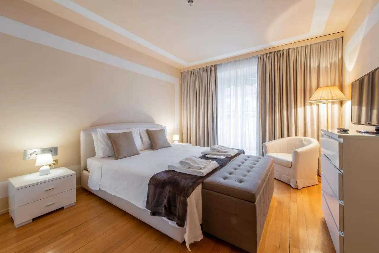 Apartment Milan Duomo Suites Italy